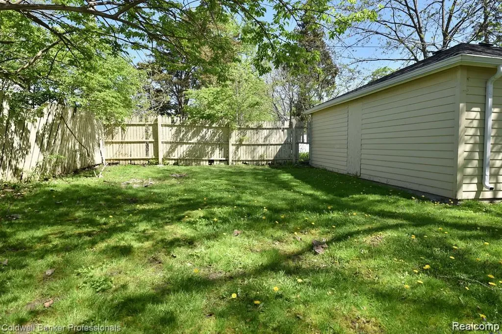 2659 Ellwood Avenue Berkley City MI 48072