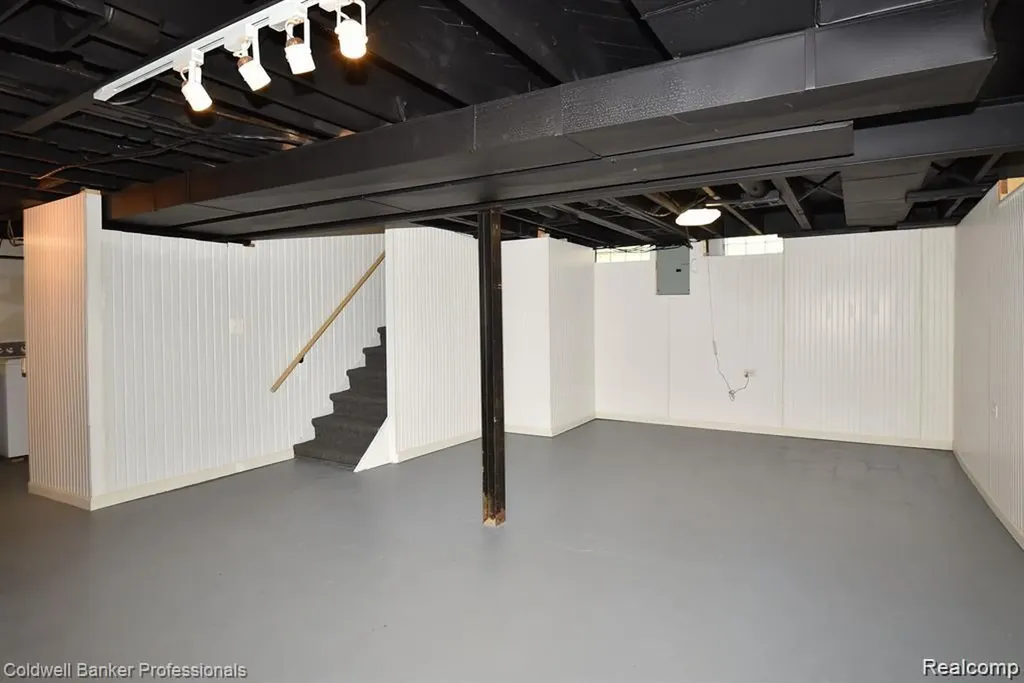 2659 Ellwood Avenue Berkley City MI 48072
