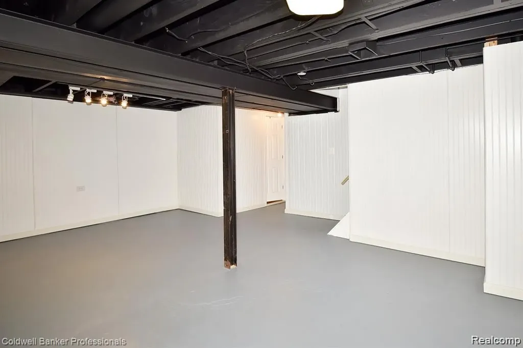 2659 Ellwood Avenue Berkley City MI 48072