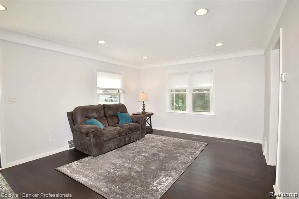 2659 Ellwood Avenue Berkley City MI 48072