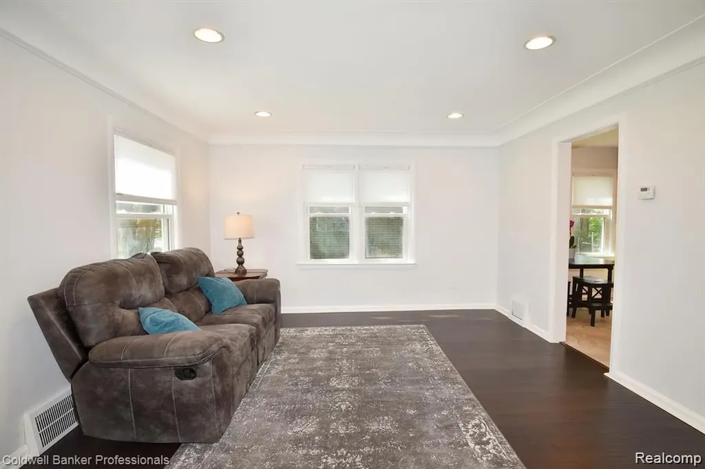 2659 Ellwood Avenue Berkley City MI 48072