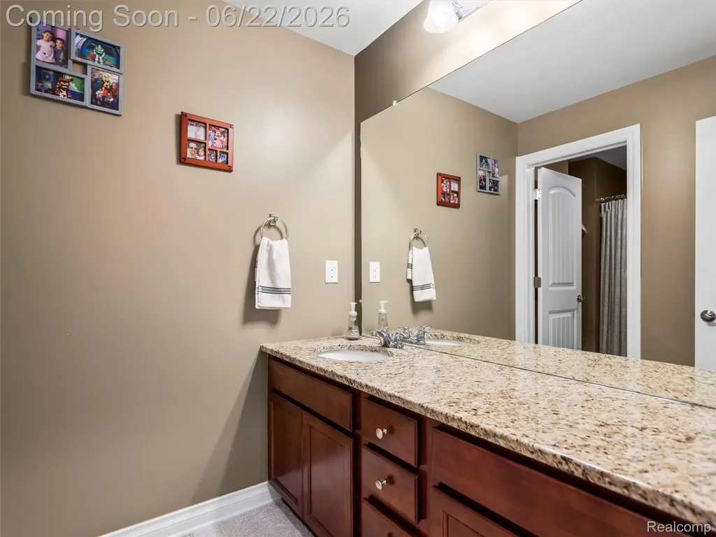 2130 Findley Circle Orion Charter Township MI 48360