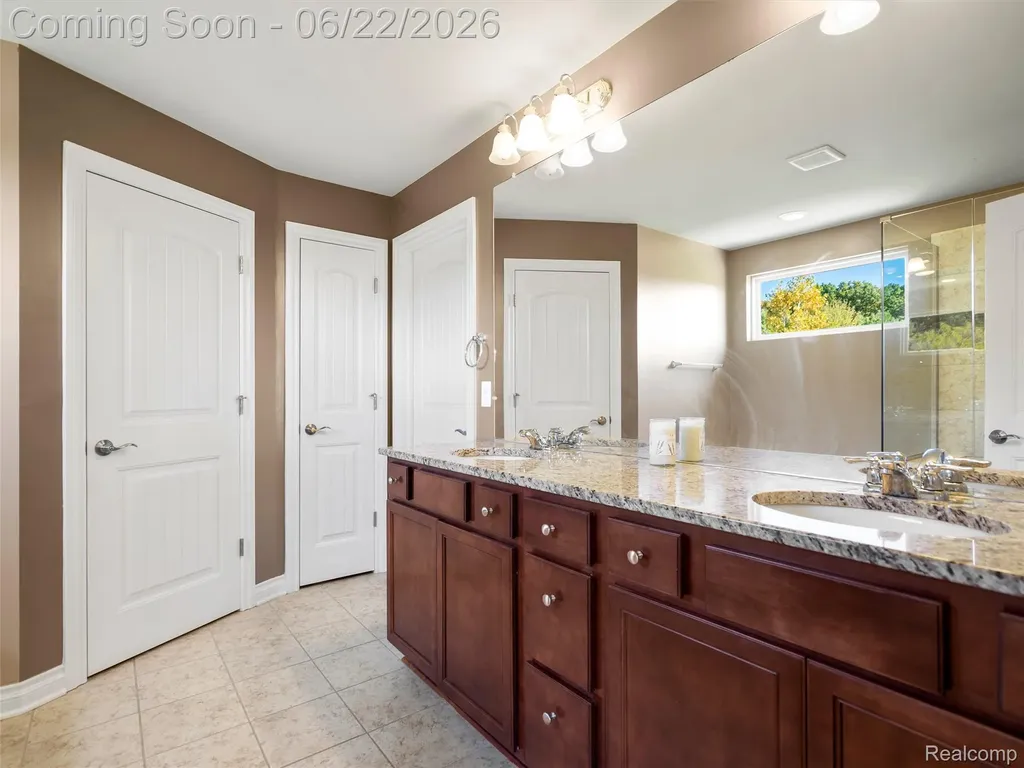 2130 Findley Circle Orion Charter Township MI 48360