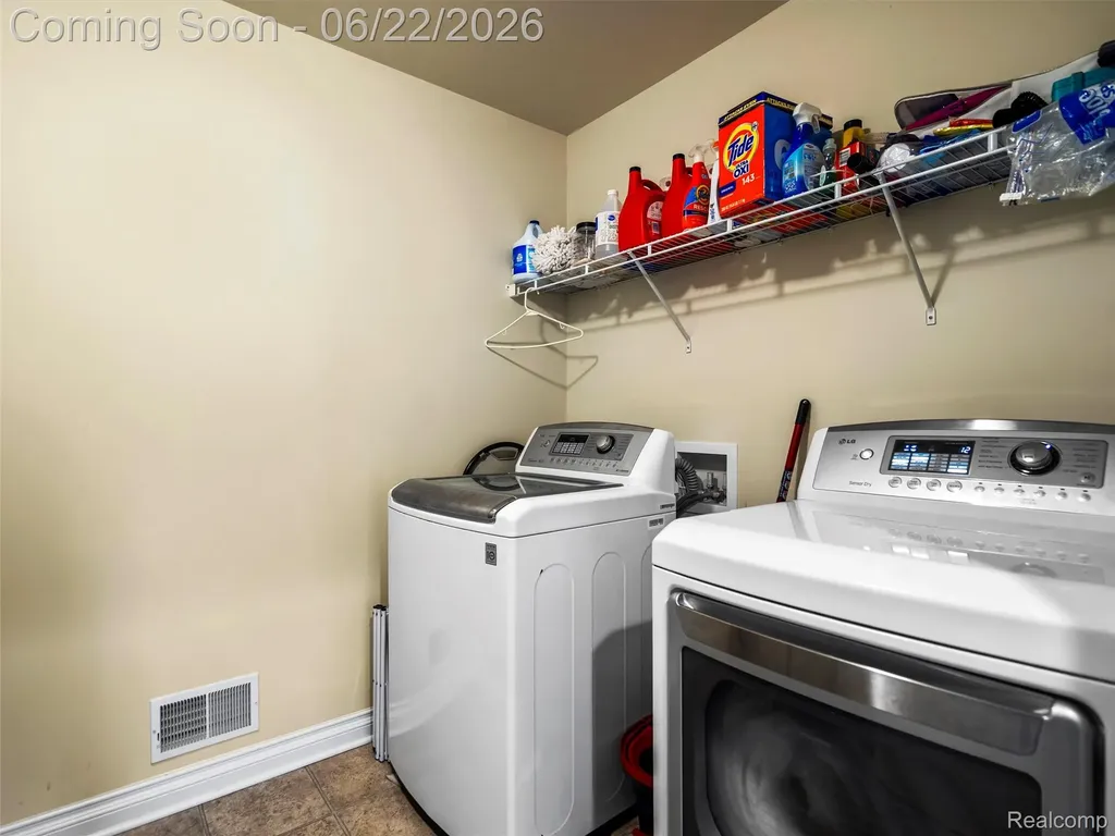 2130 Findley Circle Orion Charter Township MI 48360