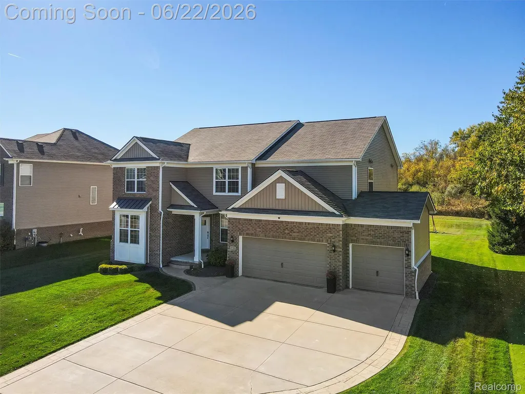 2130 Findley Circle Orion Charter Township MI 48360