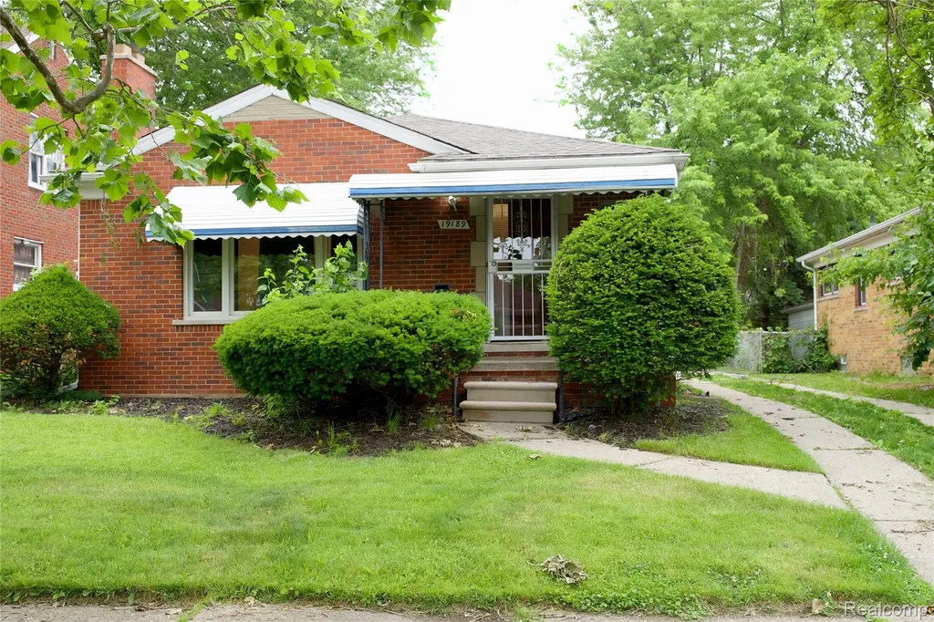 19189 Berden Street Detroit City MI 48236