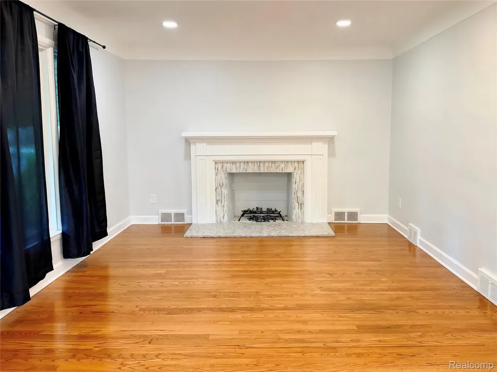 19189 Berden Street Detroit City MI 48236