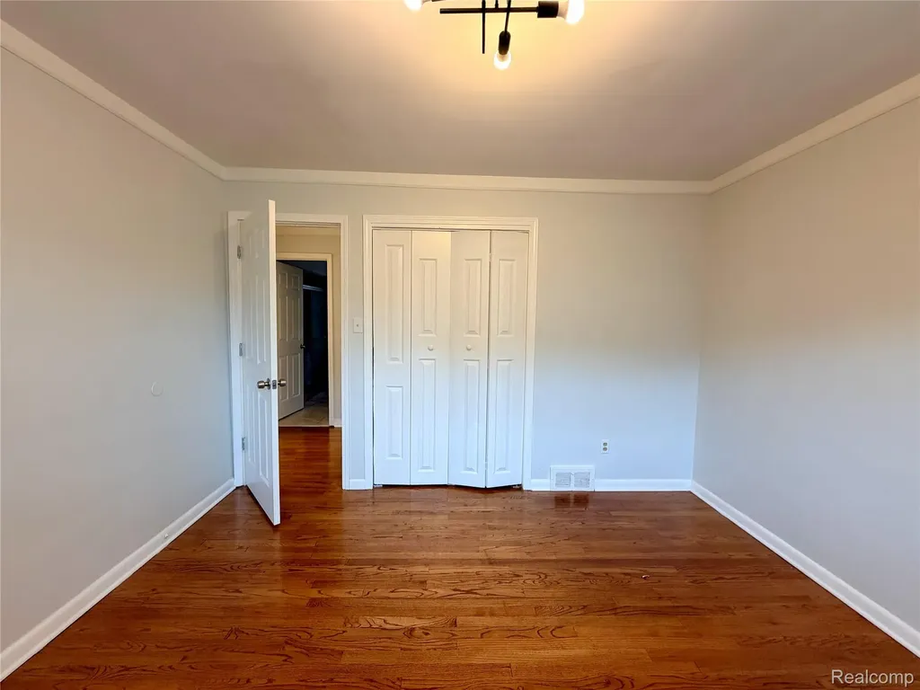 19189 Berden Street Detroit City MI 48236
