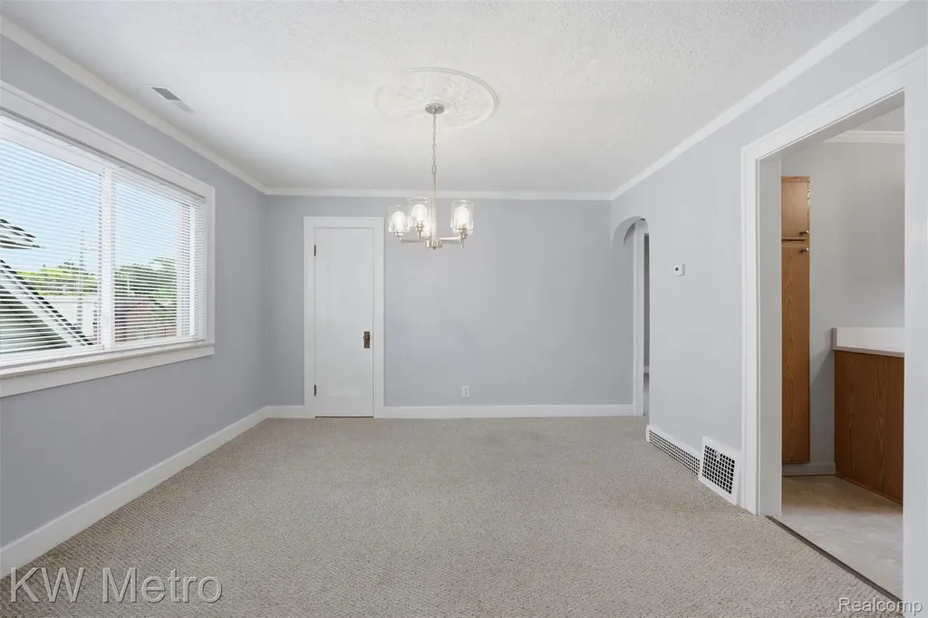 634 E Lewiston Avenue Ferndale City MI 48220