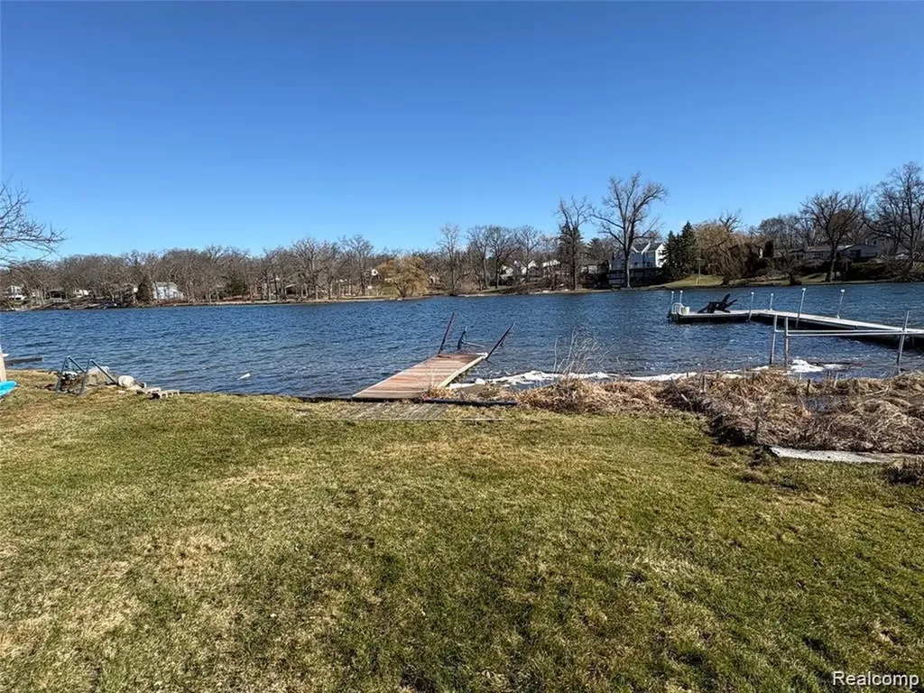 6912 Colony Drive West Bloomfield Charter Township MI 48323