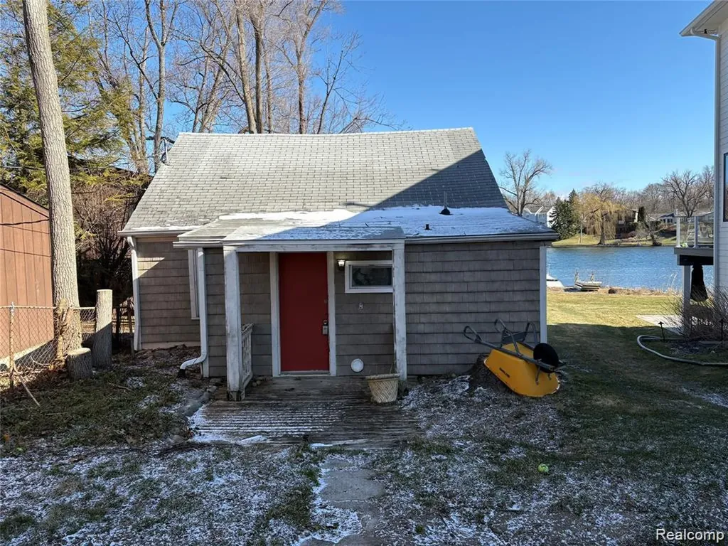 6912 Colony Drive West Bloomfield Charter Township MI 48323