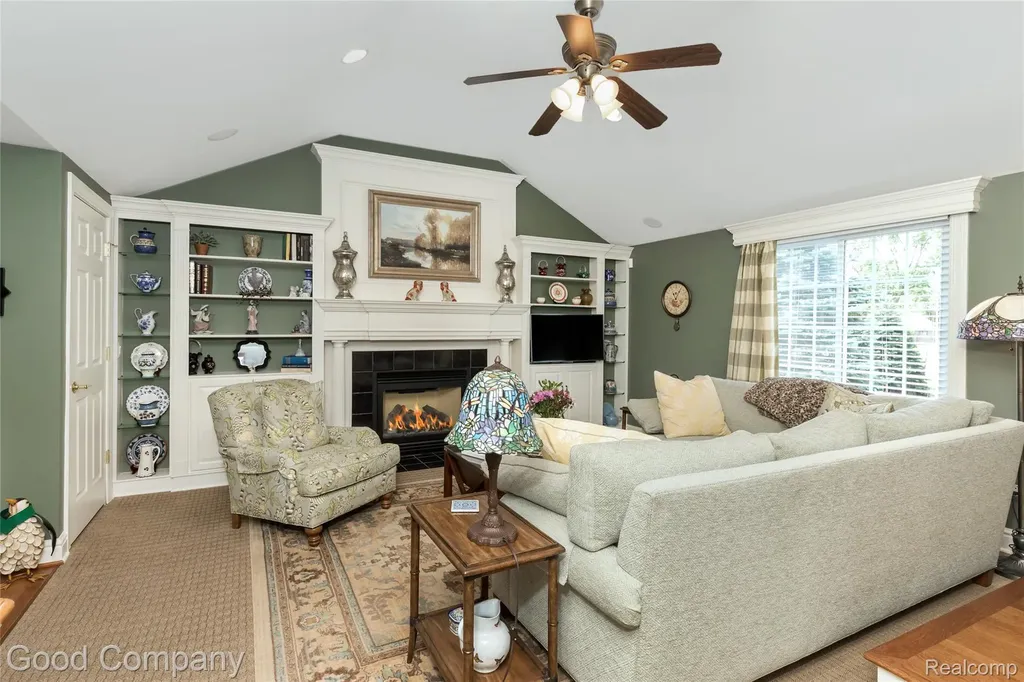 32291 Verona Circle Beverly Hills Village MI 48025