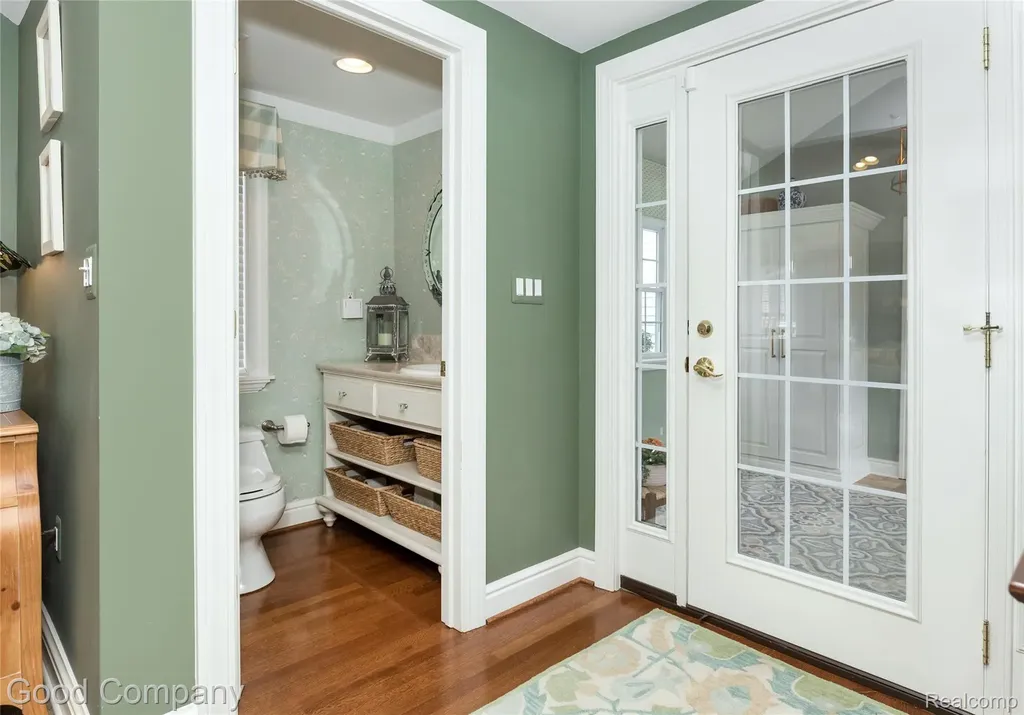 32291 Verona Circle Beverly Hills Village MI 48025