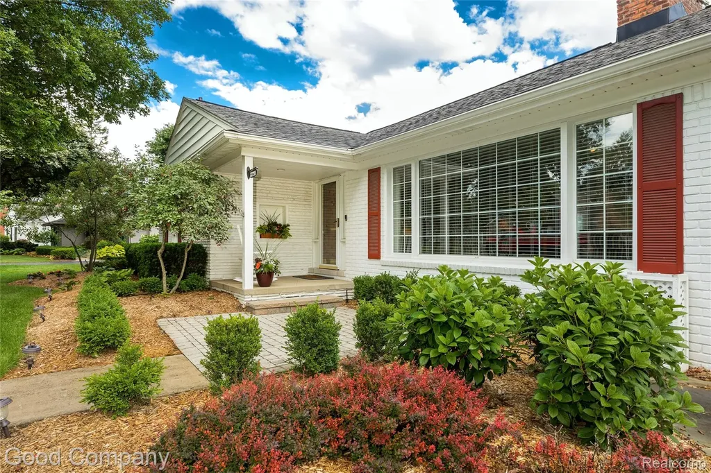 32291 Verona Circle Beverly Hills Village MI 48025