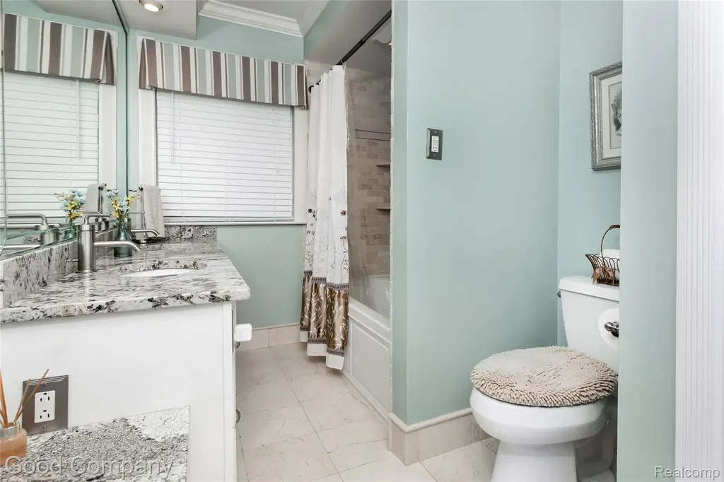 32291 Verona Circle Beverly Hills Village MI 48025