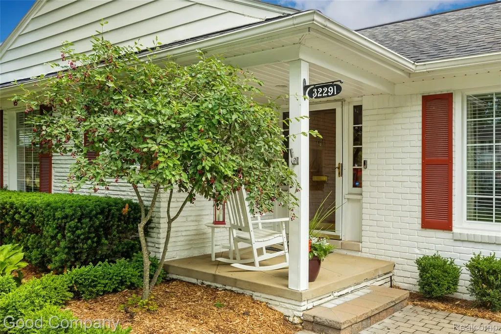 32291 Verona Circle Beverly Hills Village MI 48025