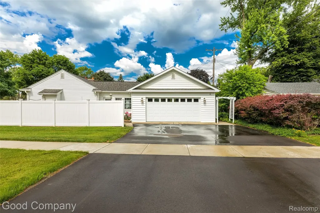 32291 Verona Circle Beverly Hills Village MI 48025