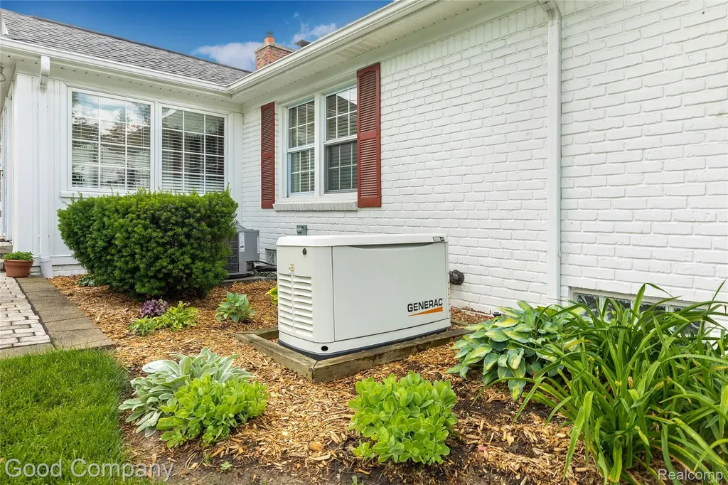32291 Verona Circle Beverly Hills Village MI 48025