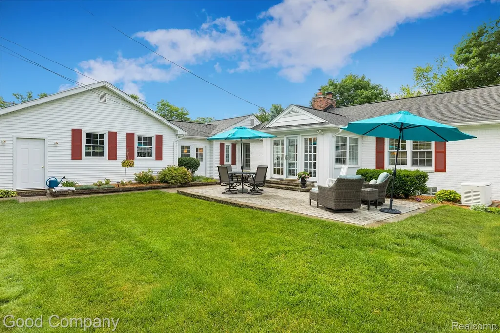 32291 Verona Circle Beverly Hills Village MI 48025