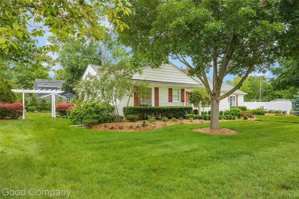 32291 Verona Circle Beverly Hills Village MI 48025