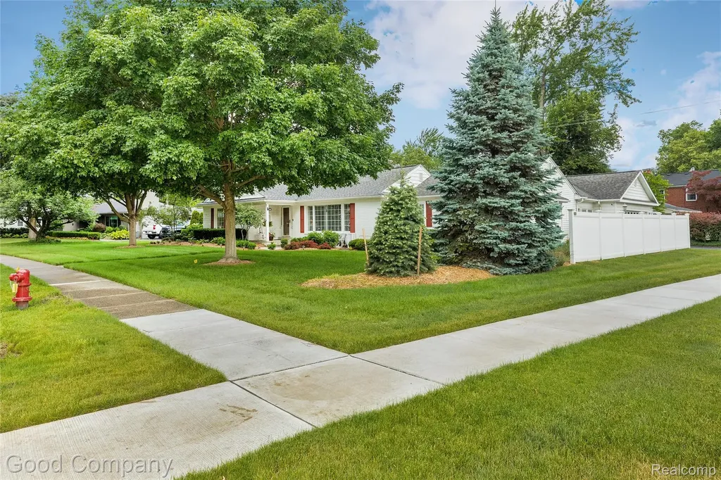 32291 Verona Circle Beverly Hills Village MI 48025