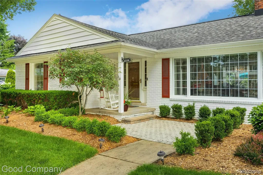 32291 Verona Circle Beverly Hills Village MI 48025