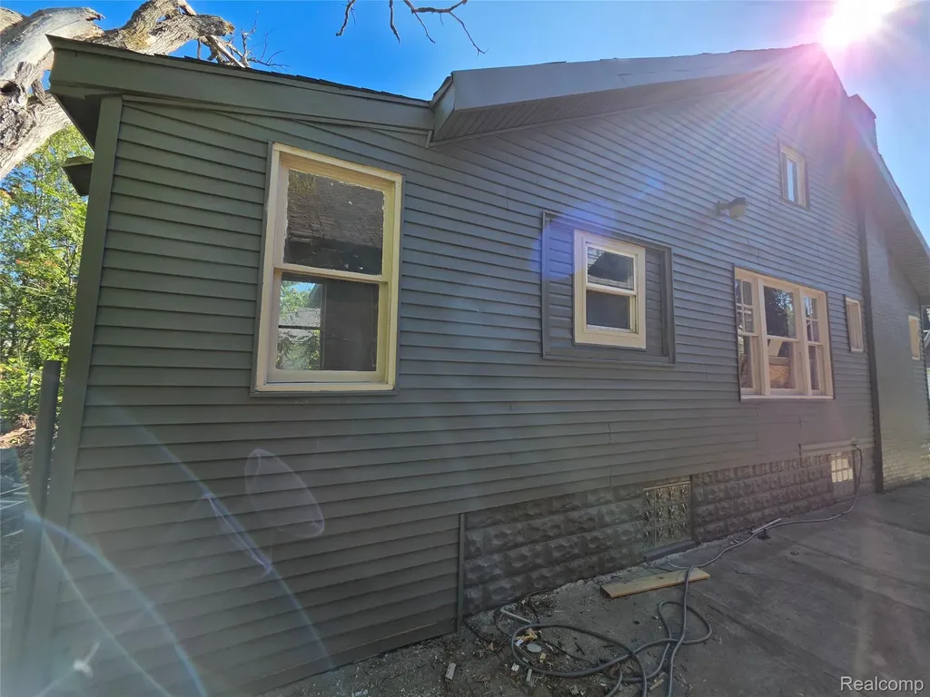 2530 Fullerton Street Detroit City MI 48238