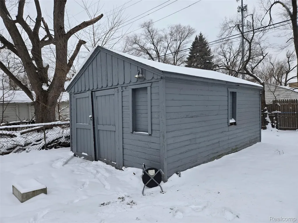 20521 Strasburg Street Detroit City MI 48205