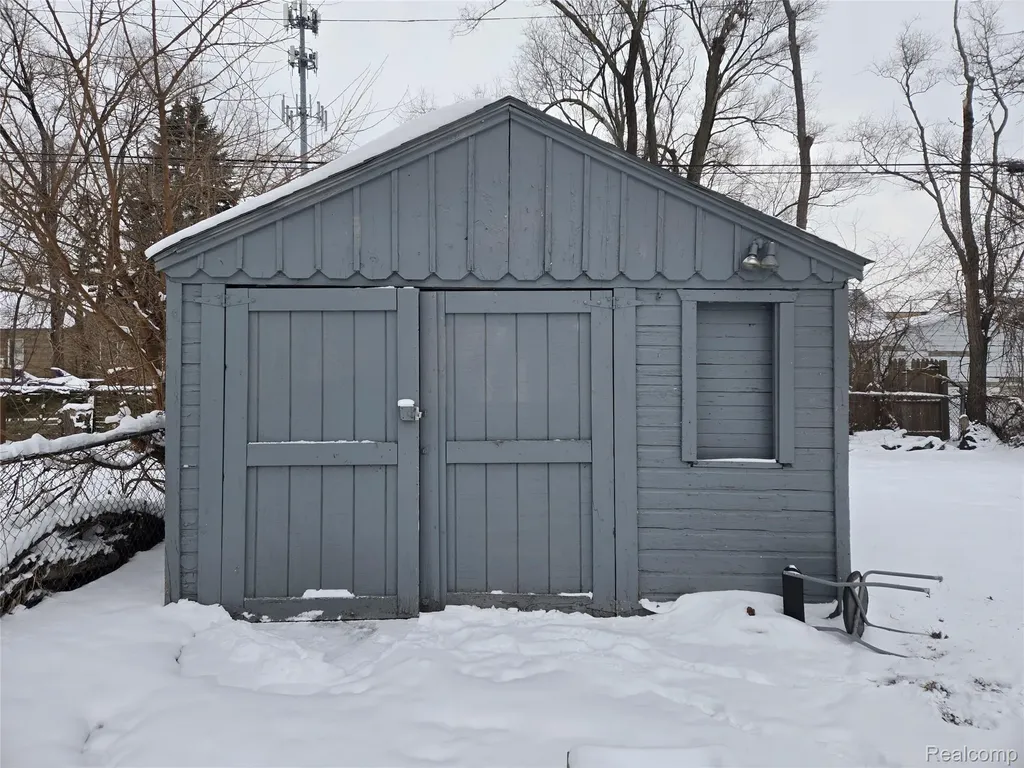 20521 Strasburg Street Detroit City MI 48205