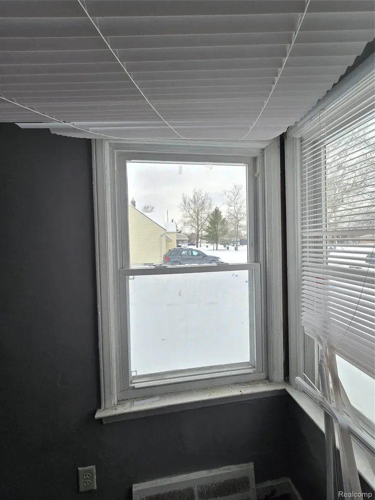 20521 Strasburg Street Detroit City MI 48205