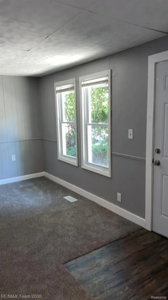 7128 Cherokee Avenue Taylor City MI 48180