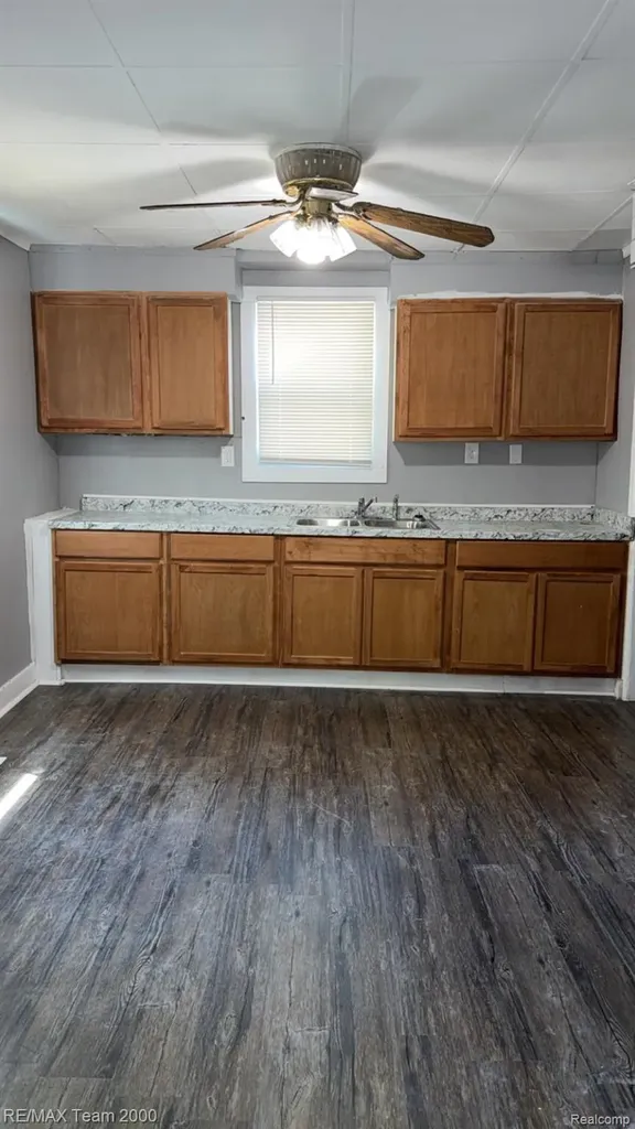 7128 Cherokee Avenue Taylor City MI 48180