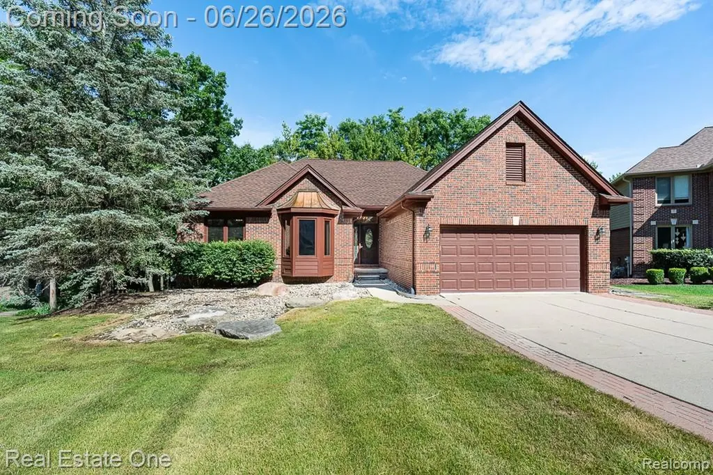 227 Bloomer Ridge Court Rochester City MI 48307