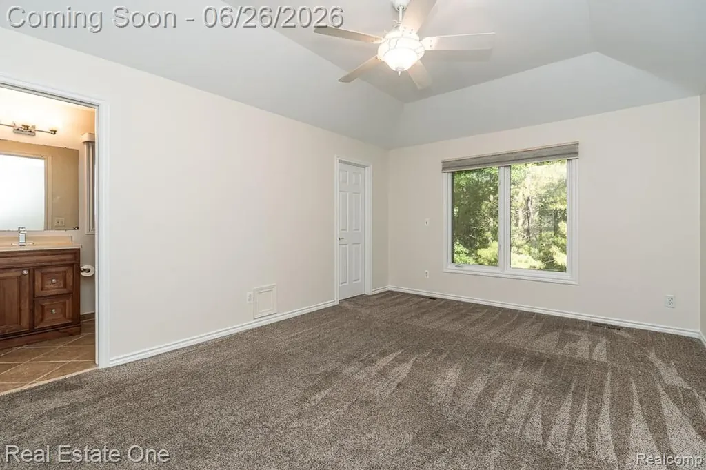 227 Bloomer Ridge Court Rochester City MI 48307