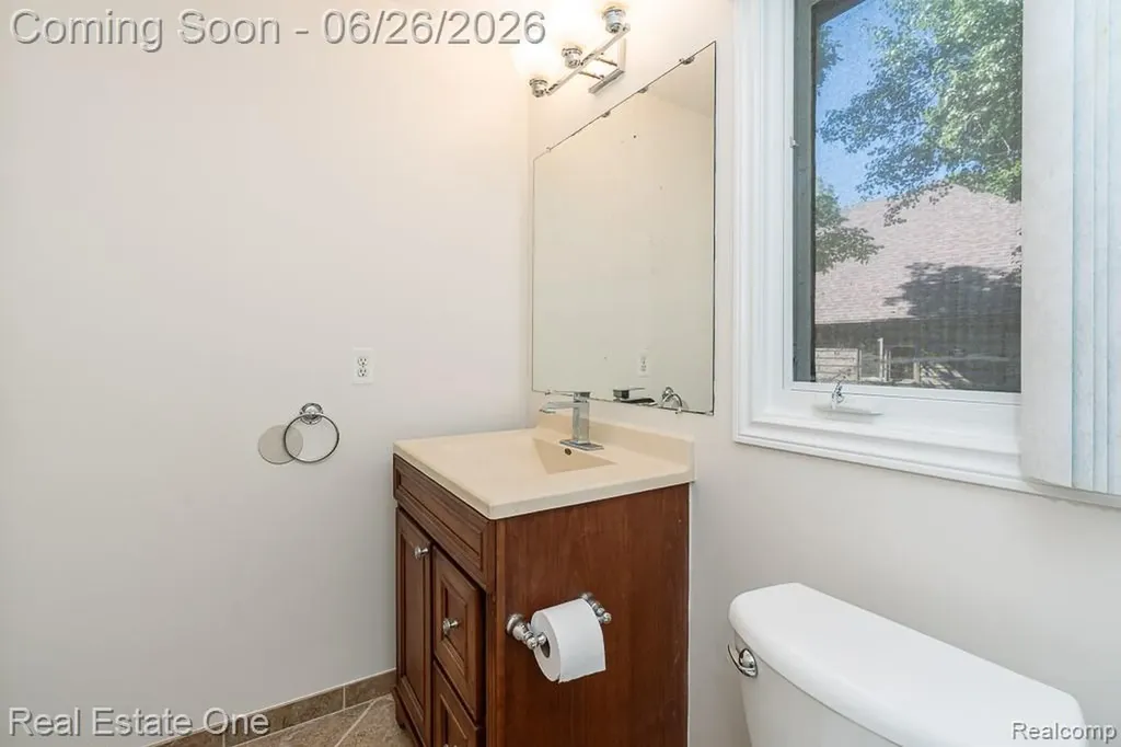 227 Bloomer Ridge Court Rochester City MI 48307