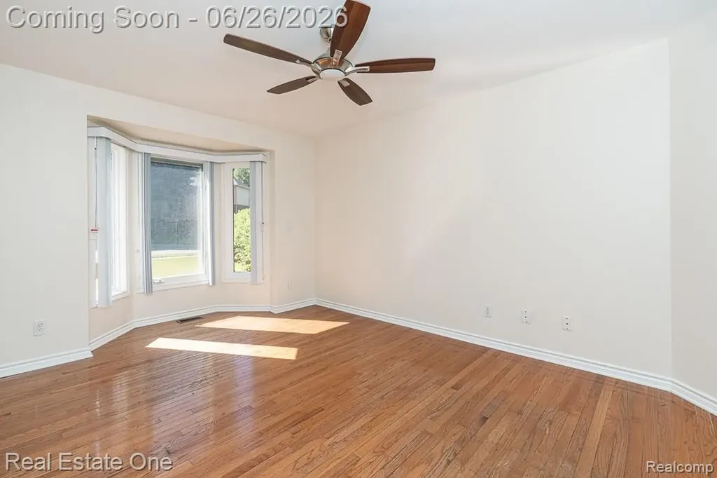 227 Bloomer Ridge Court Rochester City MI 48307