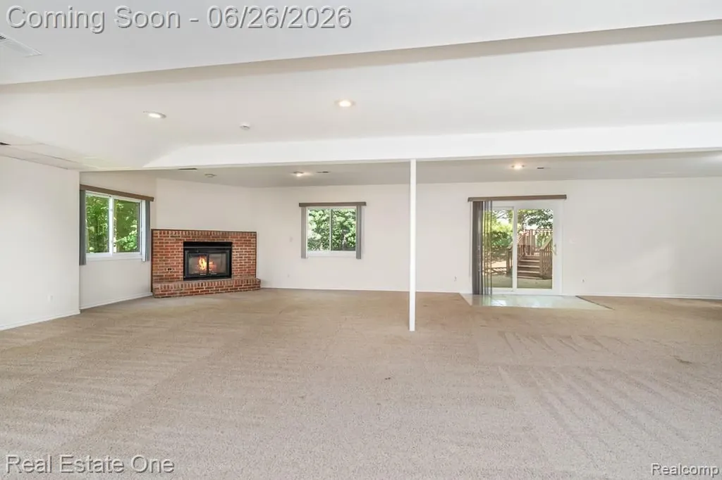 227 Bloomer Ridge Court Rochester City MI 48307