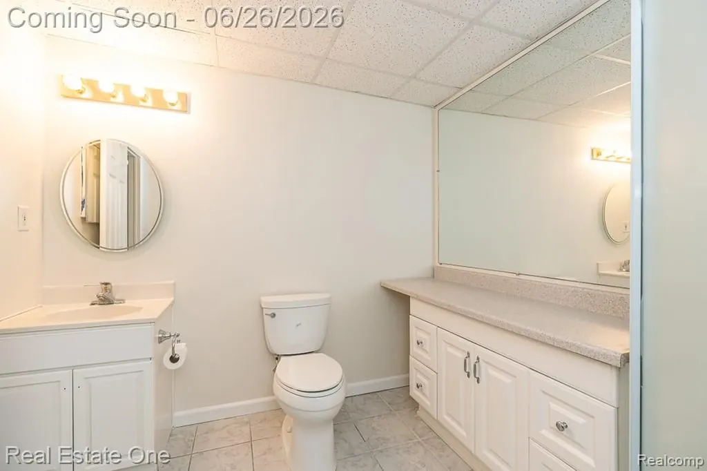 227 Bloomer Ridge Court Rochester City MI 48307