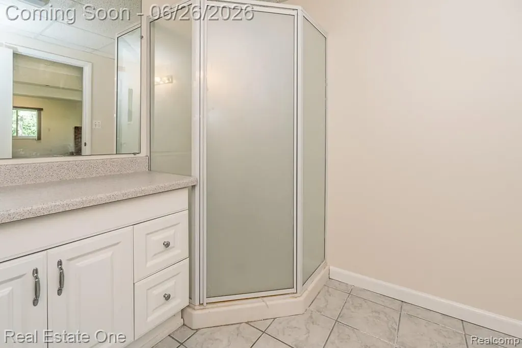 227 Bloomer Ridge Court Rochester City MI 48307