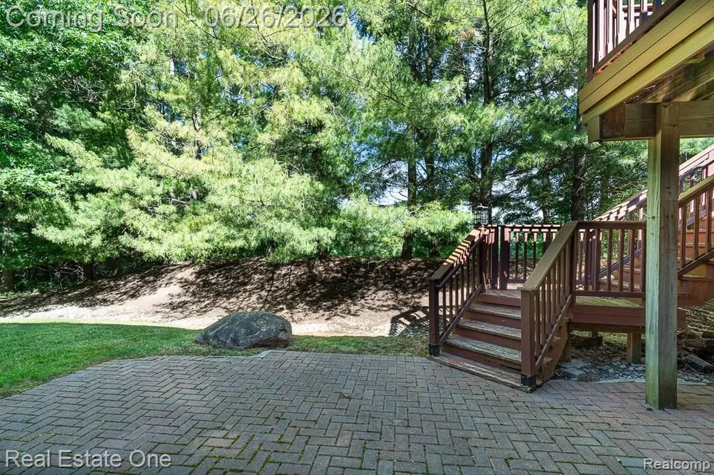 227 Bloomer Ridge Court Rochester City MI 48307