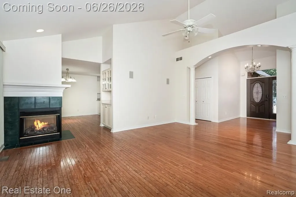 227 Bloomer Ridge Court Rochester City MI 48307