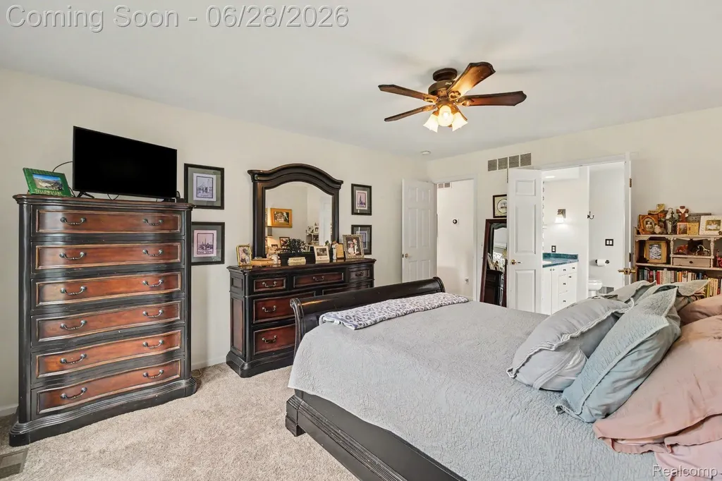 9230 Kelly Lake Drive Springfield Charter Township MI 48348