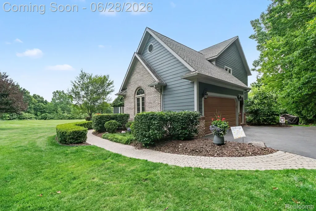 9230 Kelly Lake Drive Springfield Charter Township MI 48348