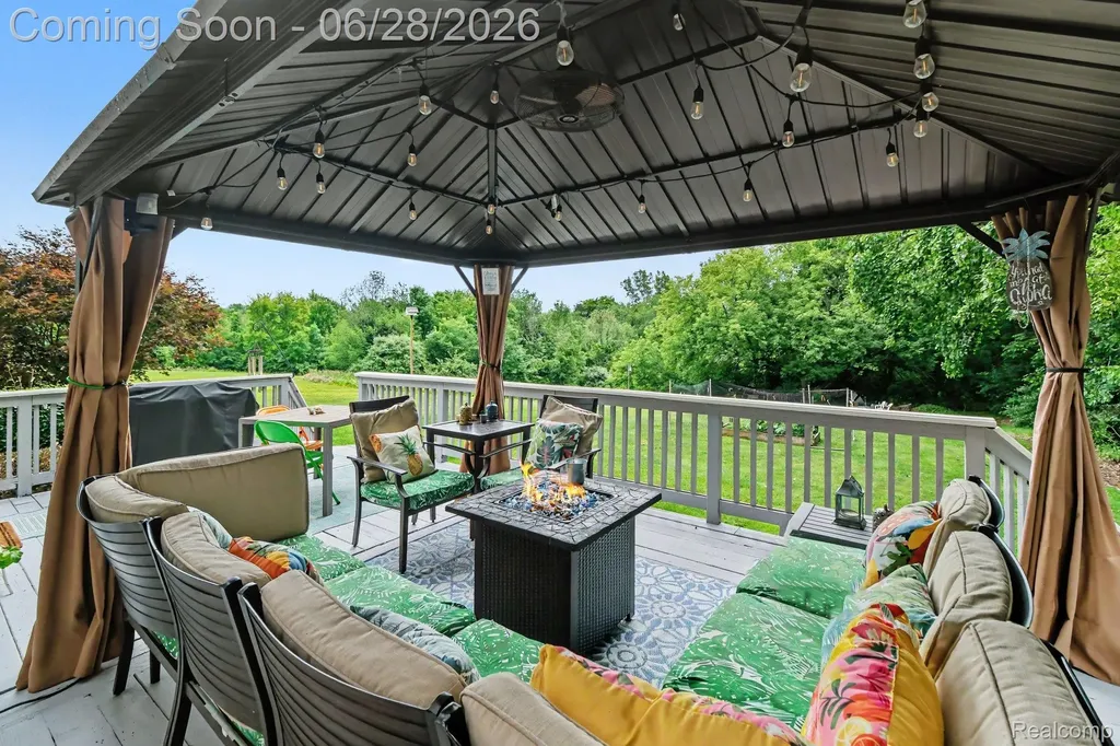 9230 Kelly Lake Drive Springfield Charter Township MI 48348