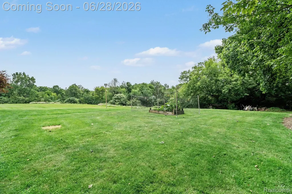 9230 Kelly Lake Drive Springfield Charter Township MI 48348