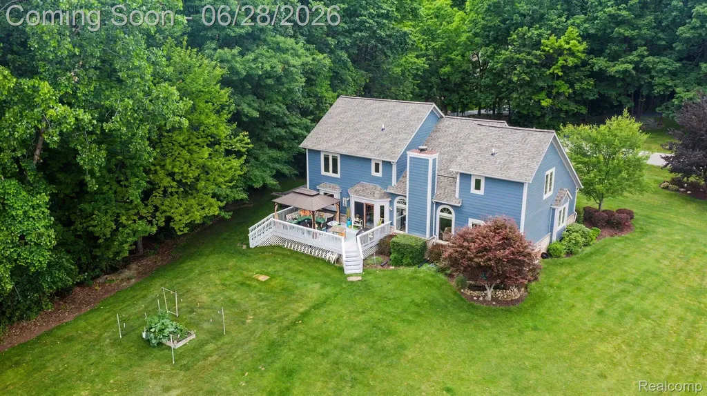 9230 Kelly Lake Drive Springfield Charter Township MI 48348