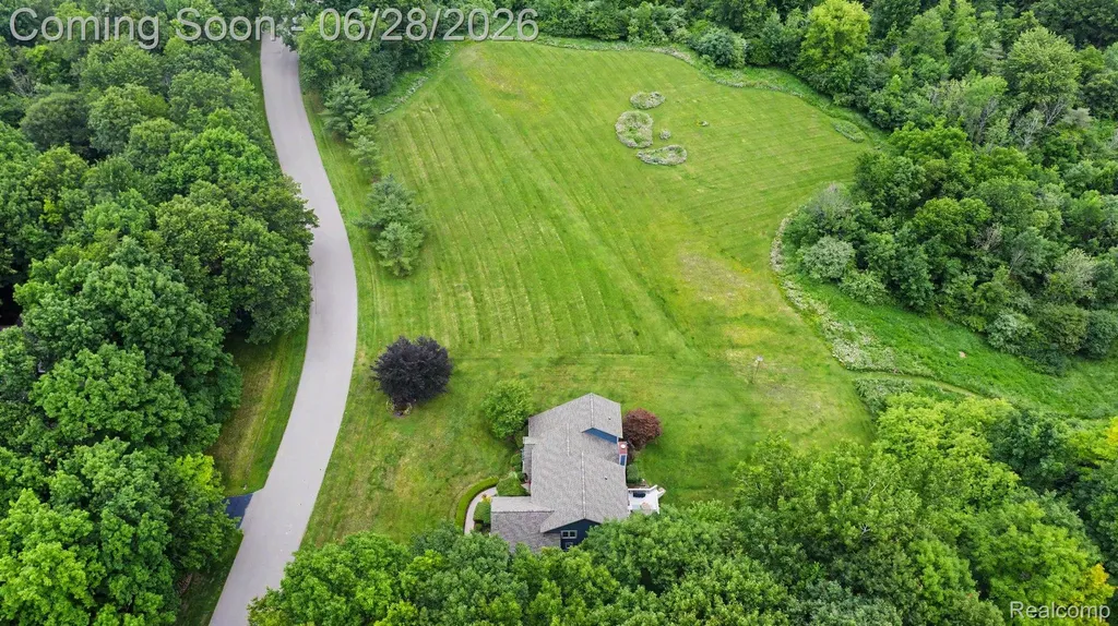 9230 Kelly Lake Drive Springfield Charter Township MI 48348