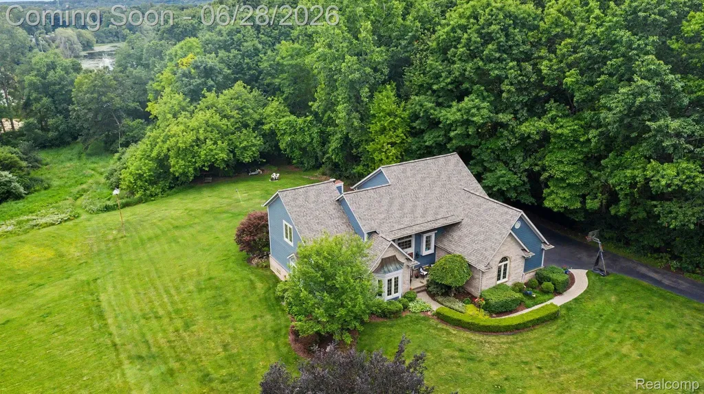 9230 Kelly Lake Drive Springfield Charter Township MI 48348