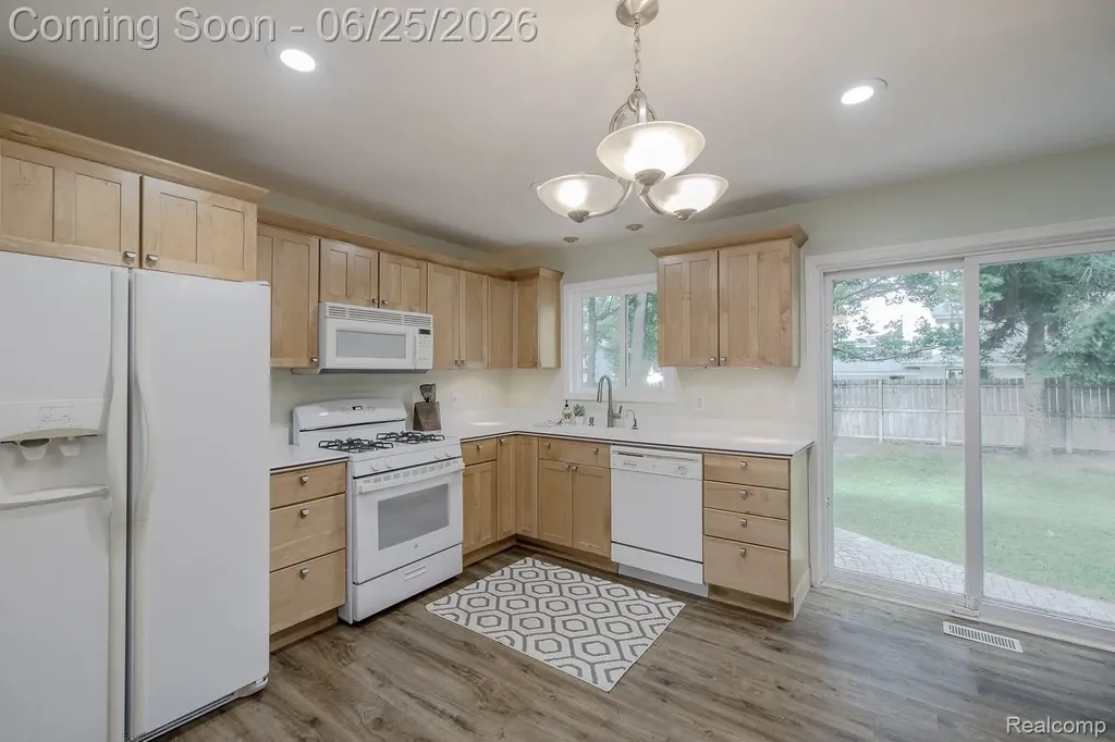 1665 Rosedale Street West Bloomfield Charter Township MI 48324