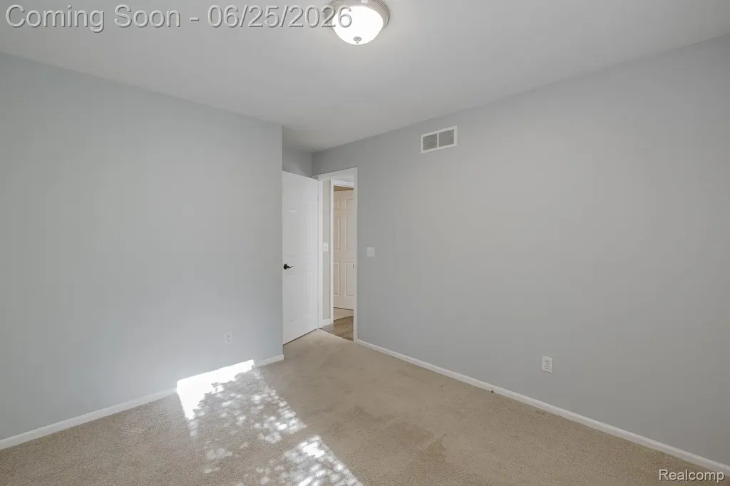 1665 Rosedale Street West Bloomfield Charter Township MI 48324